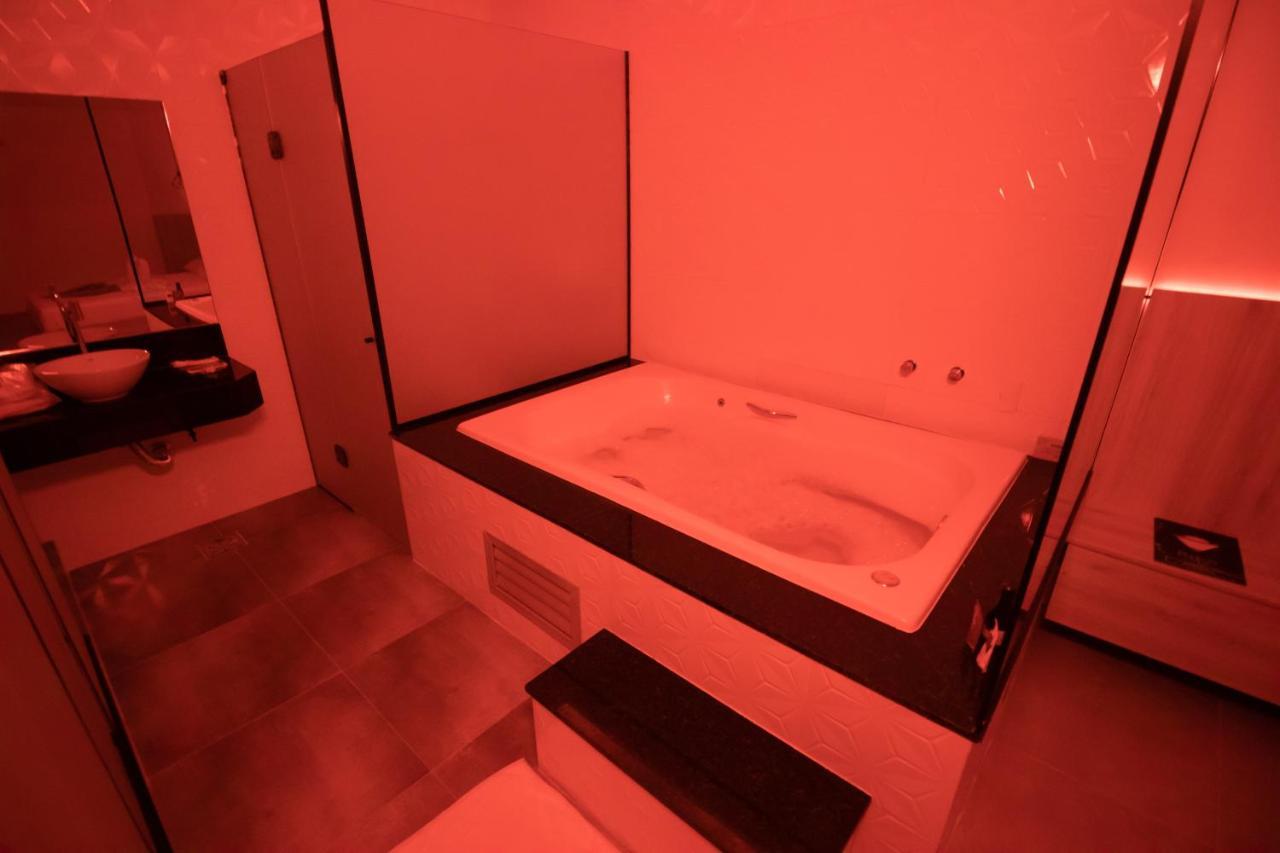 Love hotel Bliss
